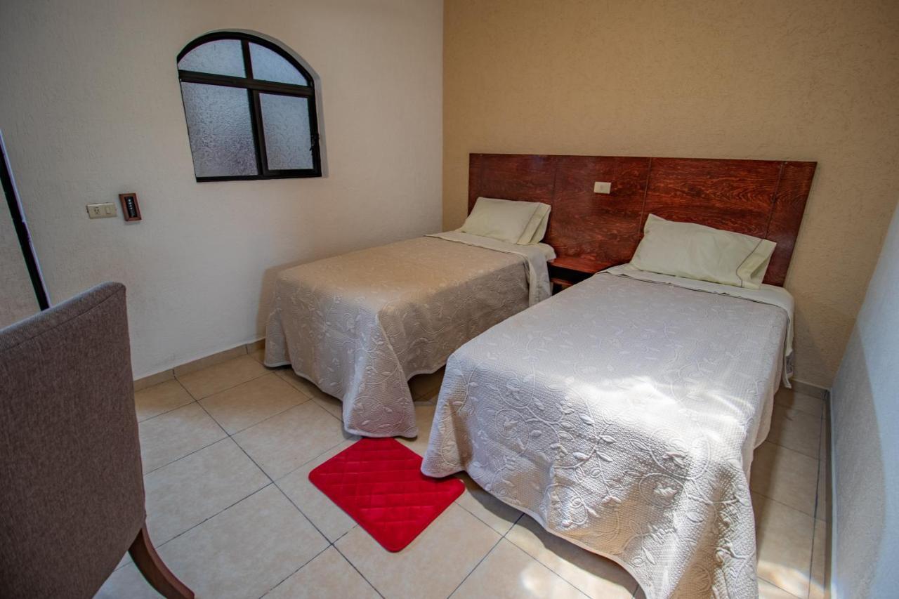Hotel Casa Garatusa Yuriria Kültér fotó